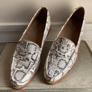 Bass Weejun Polly Studded Loafers Size 11 Snakeskin